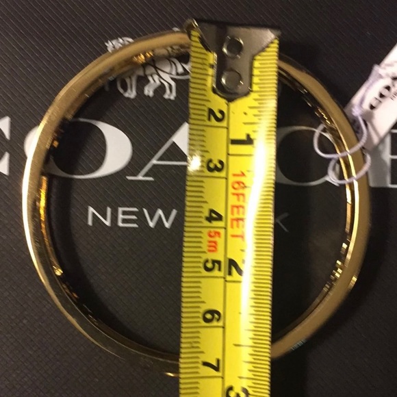 ⭐️💫COACH NWT CLASSIC HORSE & CARRIAGE GOLD BANGLE STUNNING AND PRISTINE … - Picture 8 of 8